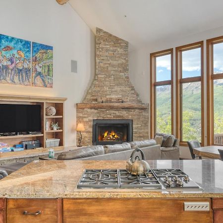 Crystal Chalet 12 By Avantstay Close To Town W Views Of San Sofia Ridge Telluride Eksteriør billede